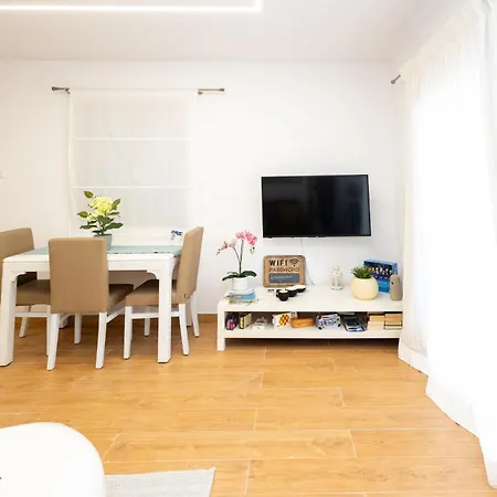 Apartment Dani *